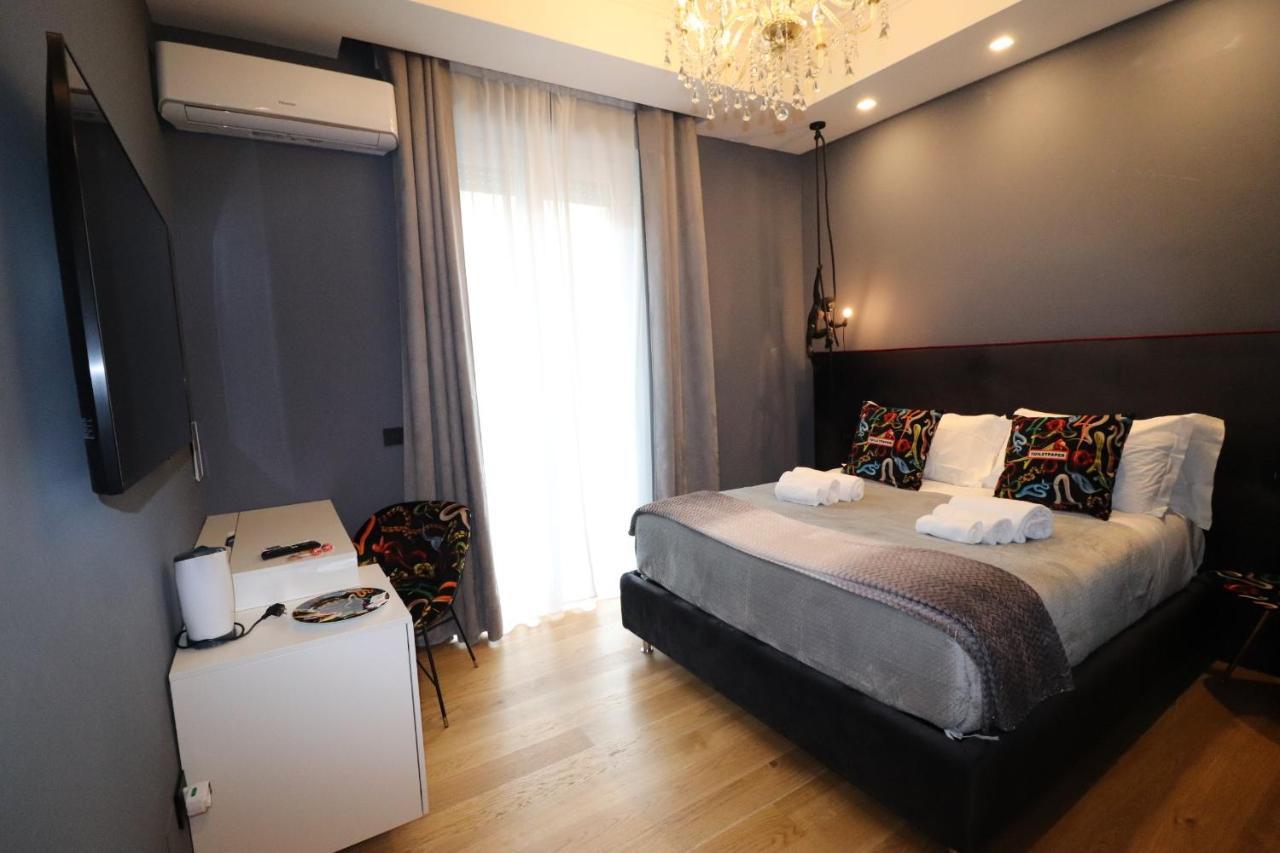 Aron Only Suites Bed And Breakfast Pescara Bagian luar foto